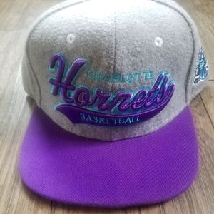 Charlotte Hornets Mitchell and Ness snapback throwback script hat